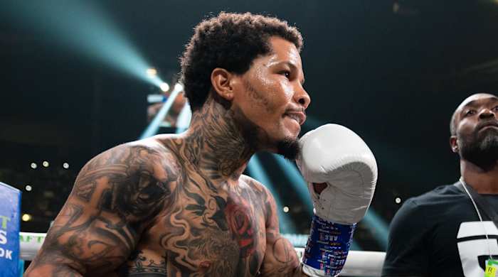 Gervonta Davis beats Rolando Romero